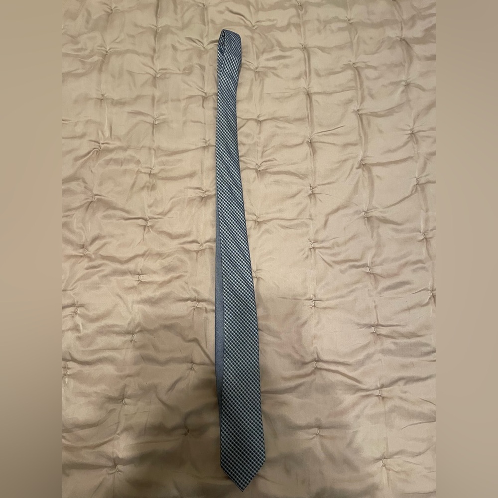Calvin Klein Stylish Blue and Gray Tie